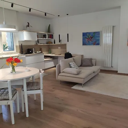 Civico 122 A דירה